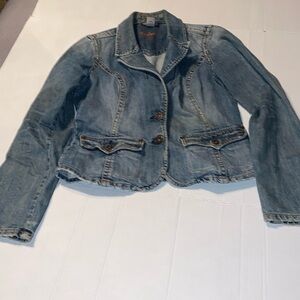 Silver Cameron jean jacket is a size L